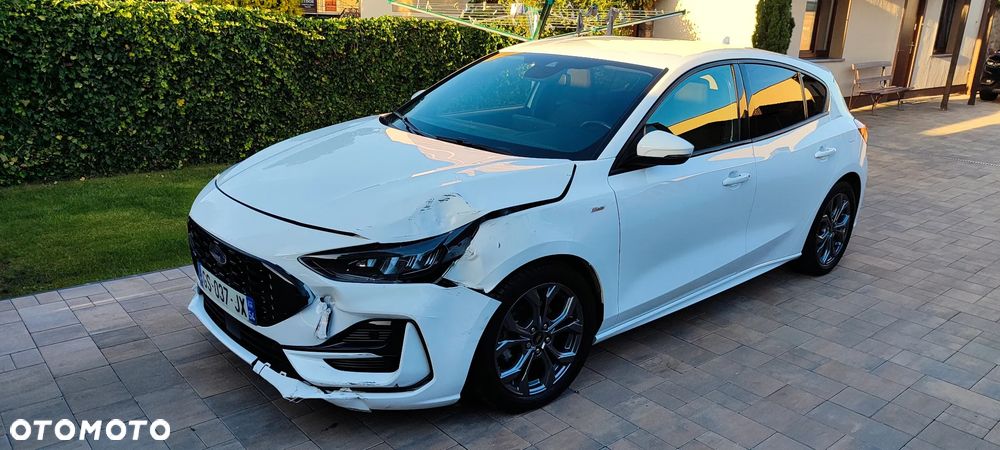 Ford Focus 1.0 EcoBoost Hybrid ST-LINE X - 13