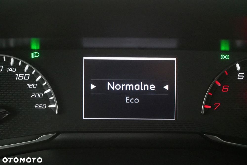 Peugeot 2008 1.2 PureTech Allure S&S - 20