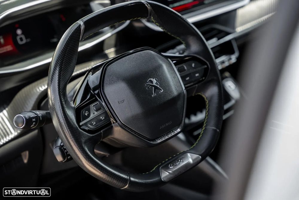Peugeot 2008 1.2 PureTech GT - 17