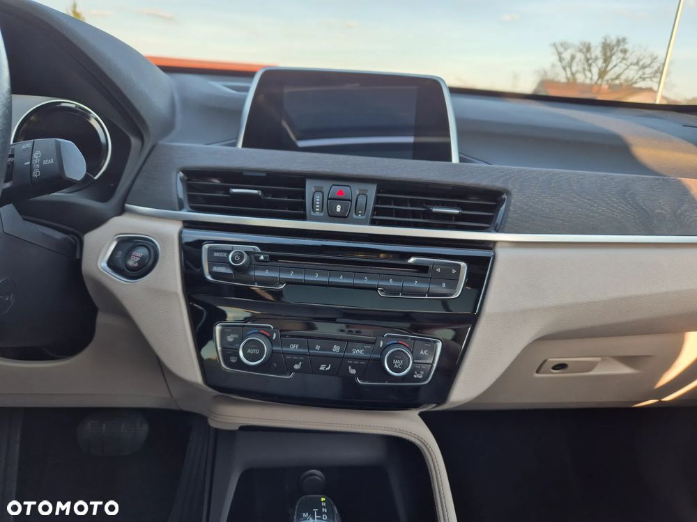 BMW X1 xDrive25i xLine - 17
