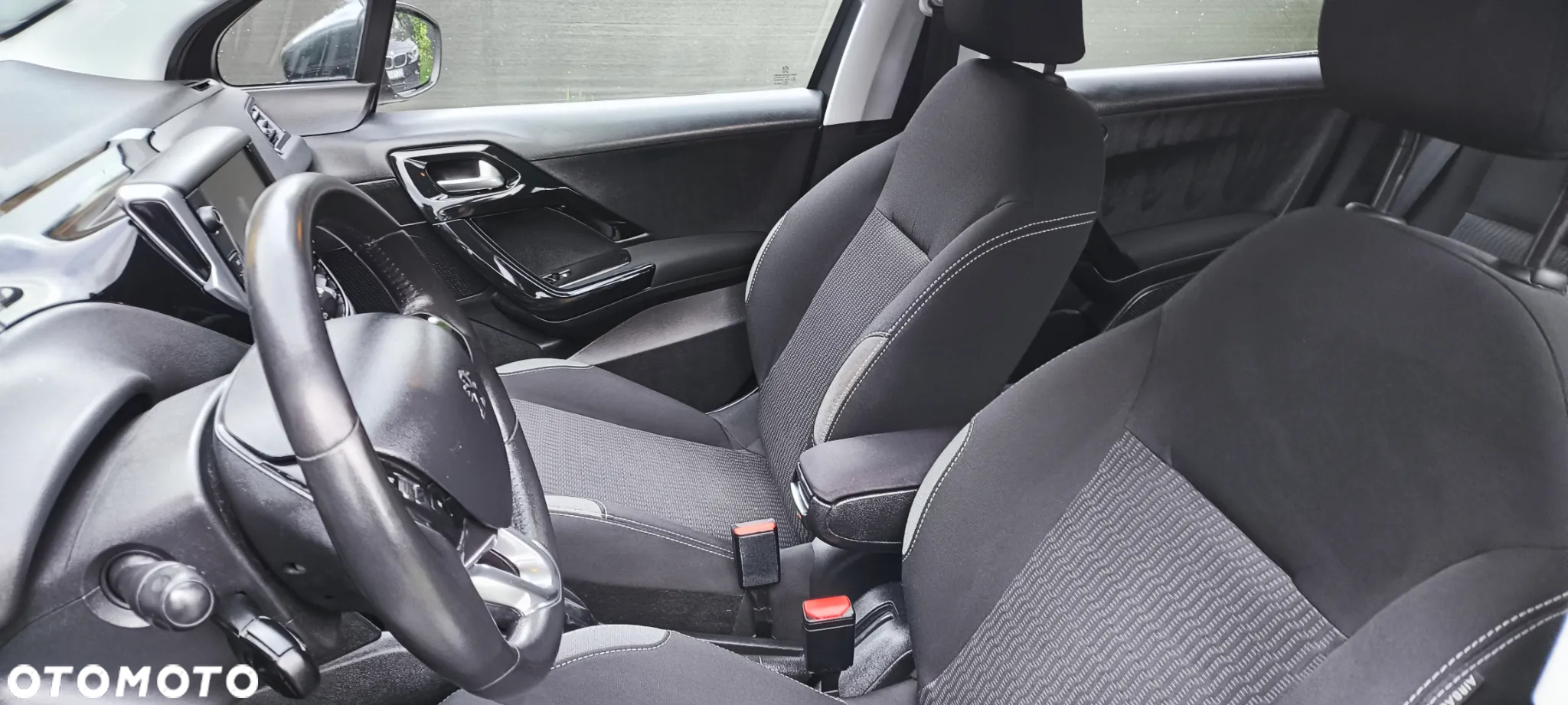 Peugeot 208 1.2 PureTech Allure - 23