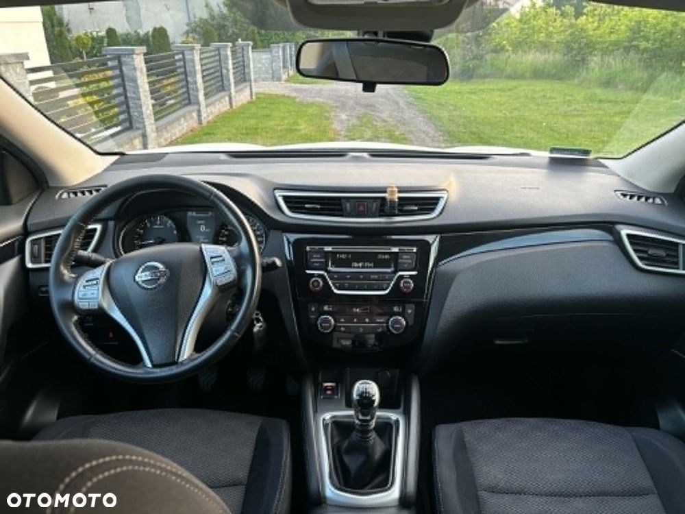 Nissan Qashqai 1.2 DIG-T Visia EU6 - 8
