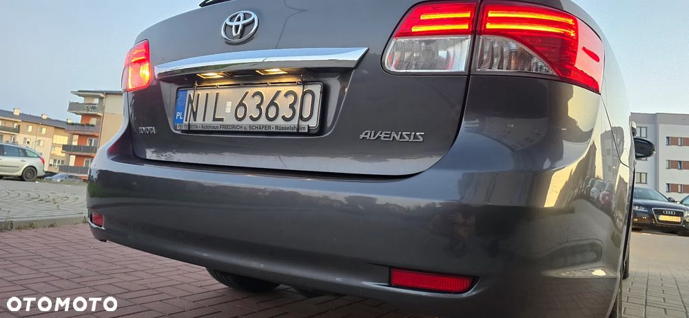 Toyota Avensis 2.0 D-4D - 9