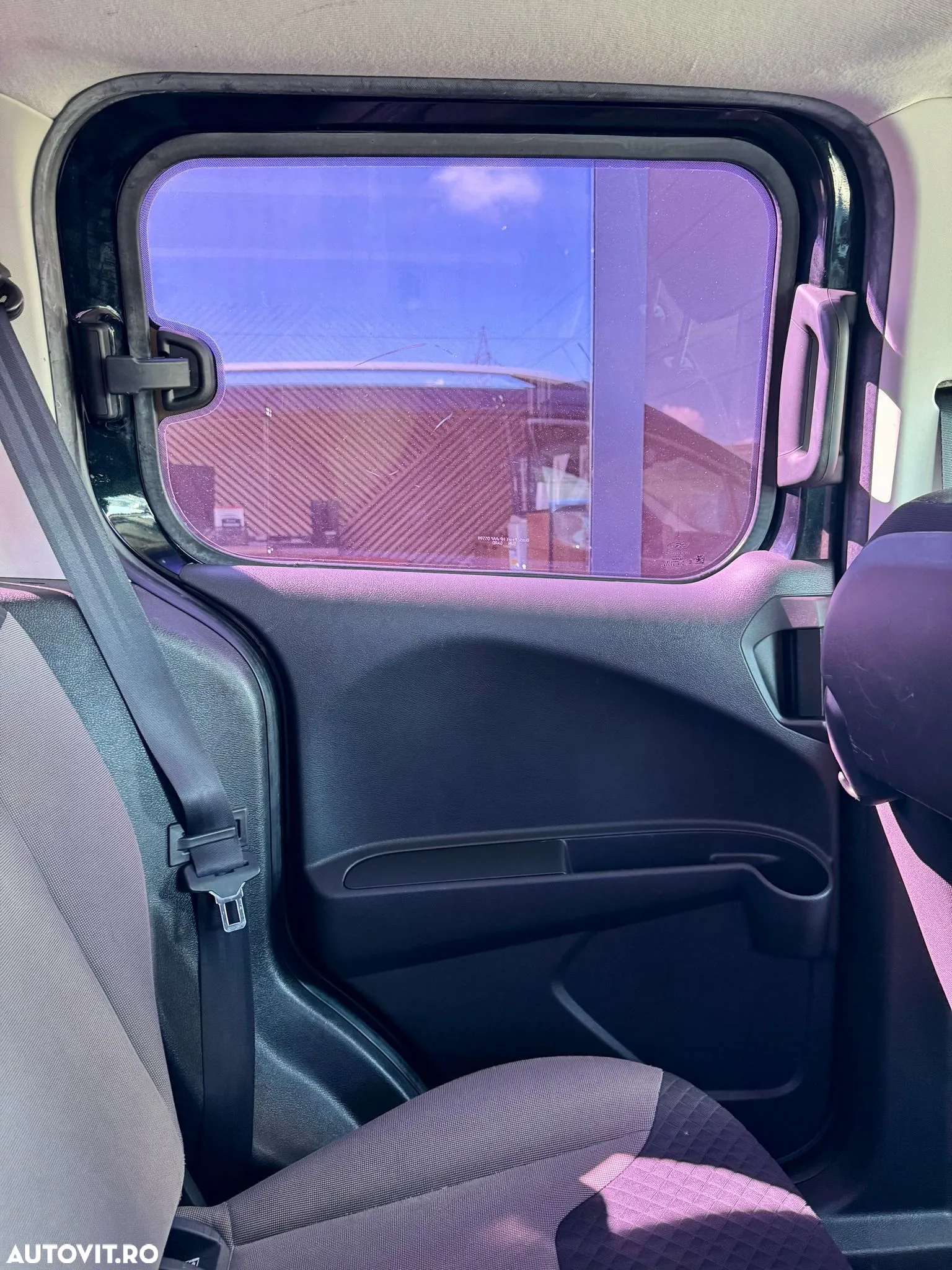 Ford Tourneo Courier 1.6 TDCi S&S Trend - 22