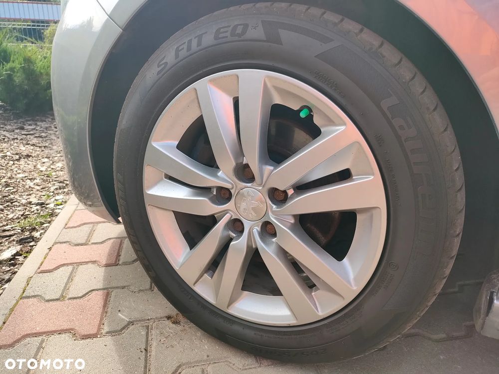 Peugeot 308 1.6 BlueHDi Style S&S - 27