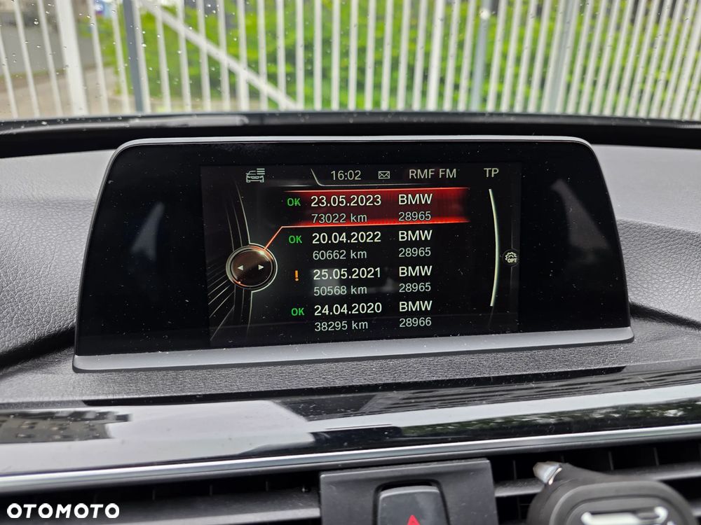 BMW Seria 3 318d Sport Line - 15