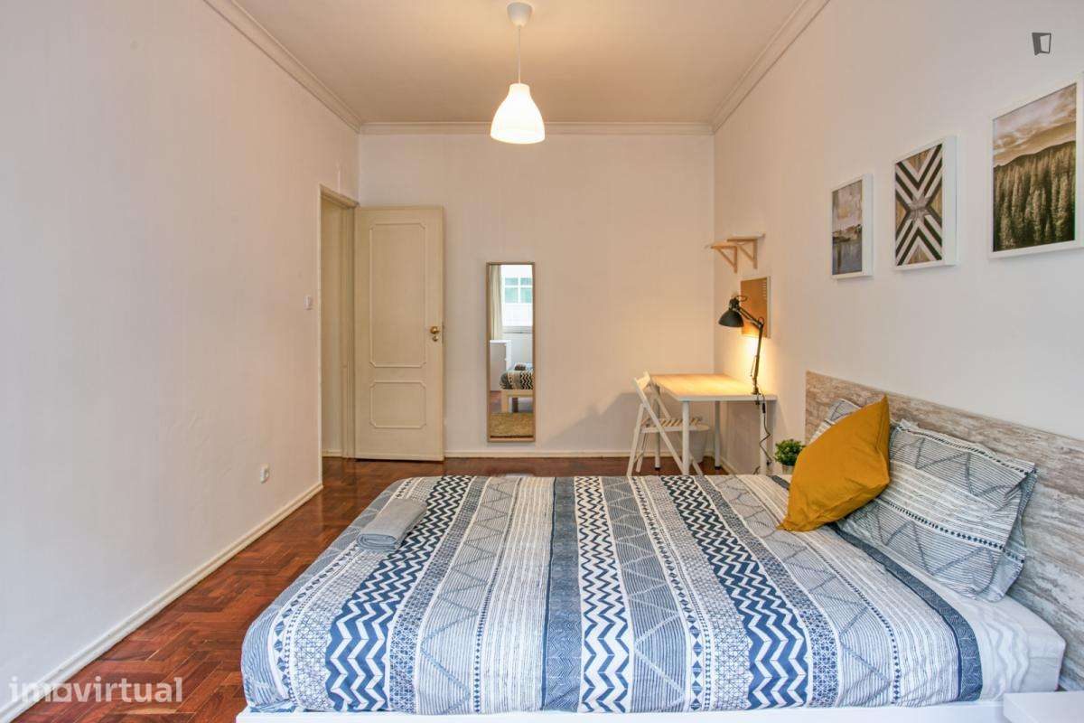Quarto - localizado em Benfica Lisbon - Grande imagem: 5/57
