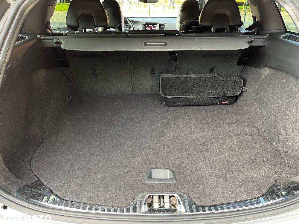 Volvo V60 Cross Country T5 AWD Geartronic - 25