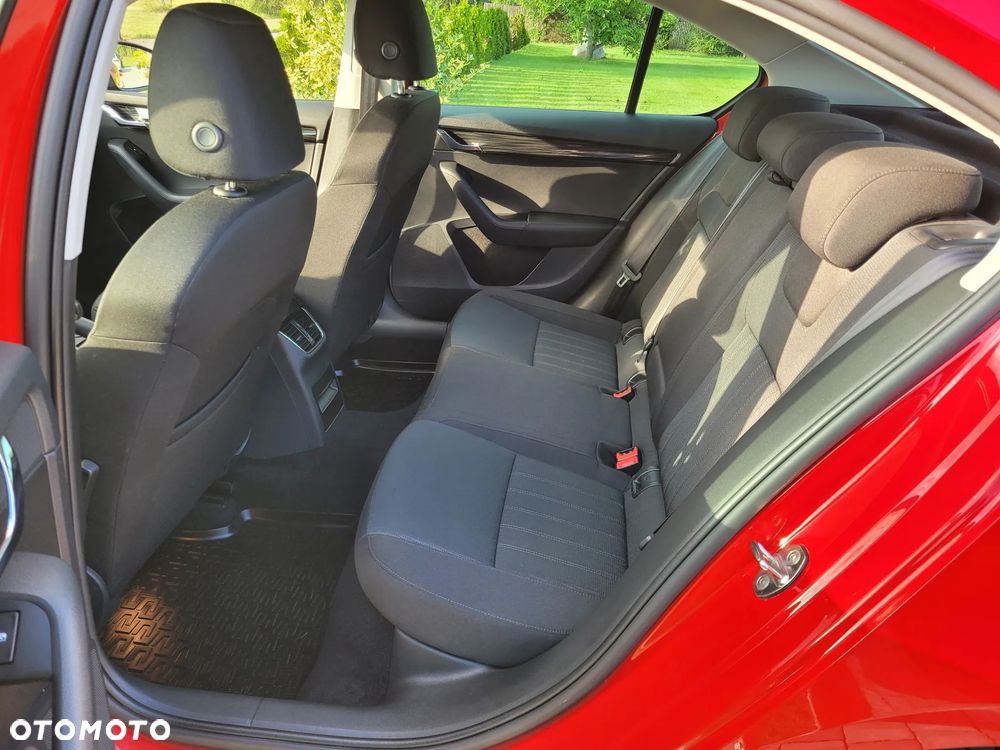 Skoda Octavia 2.0 TDI SCR 4x4 Style DSG - 32
