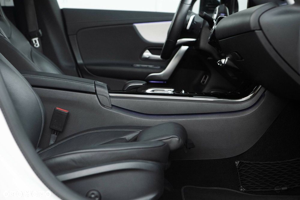 Mercedes-Benz CLA 200 AMG Line 7G-DCT - 28