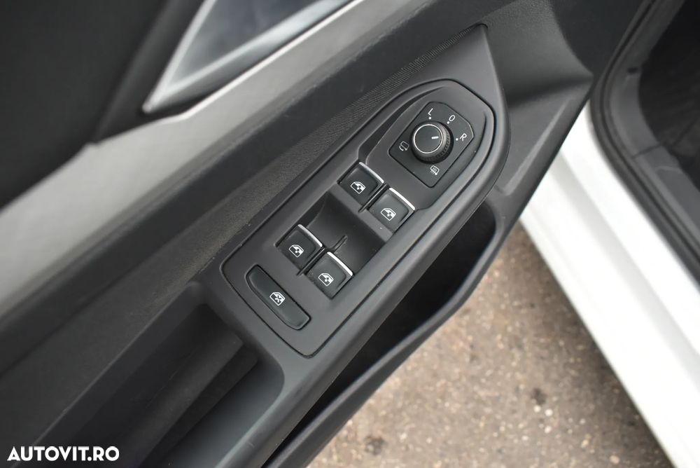 Volkswagen Golf 1.5 eTSI ACT DSG MHEV Life - 10
