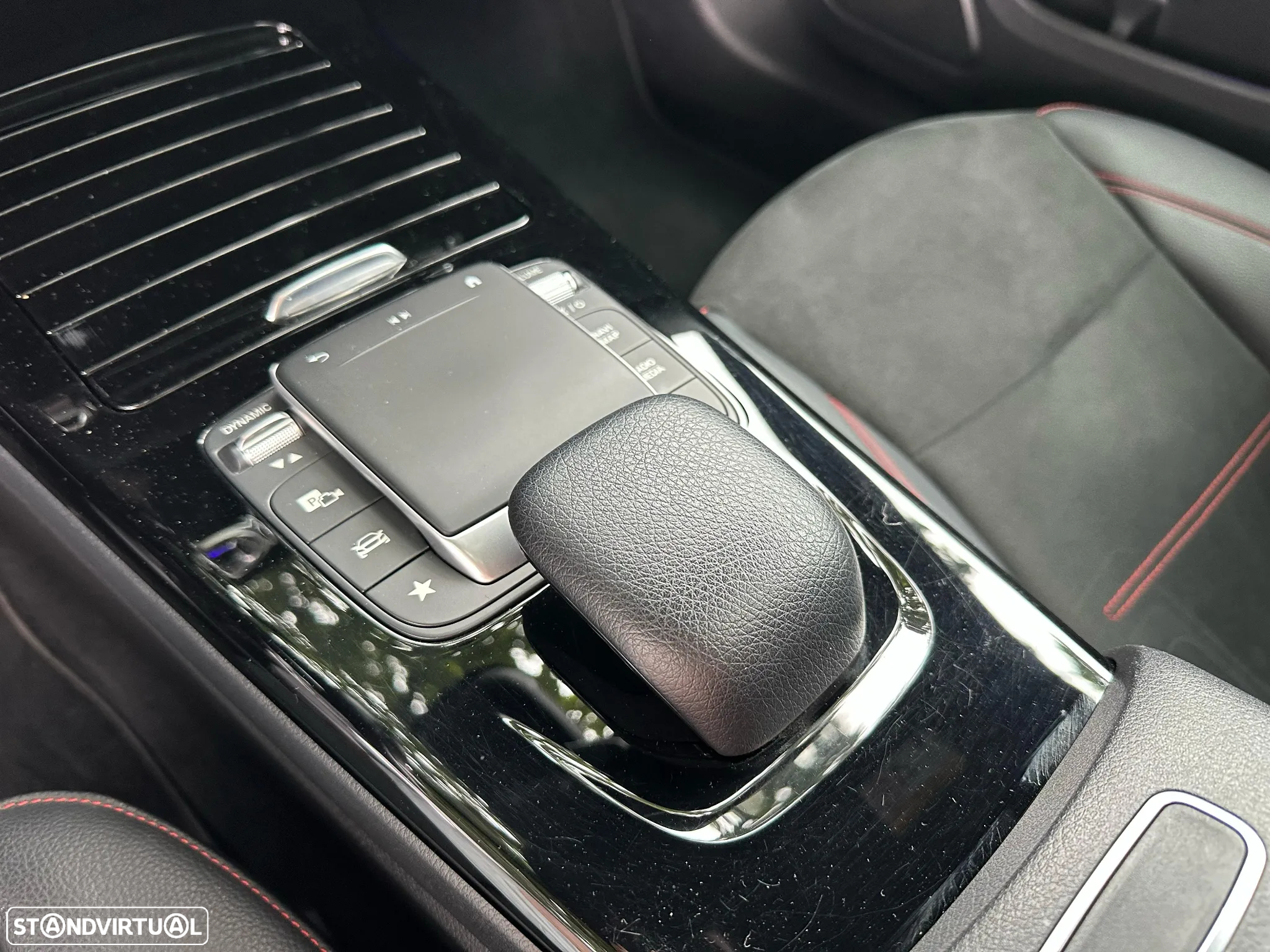 Mercedes-Benz A 250 e AMG Line - 26