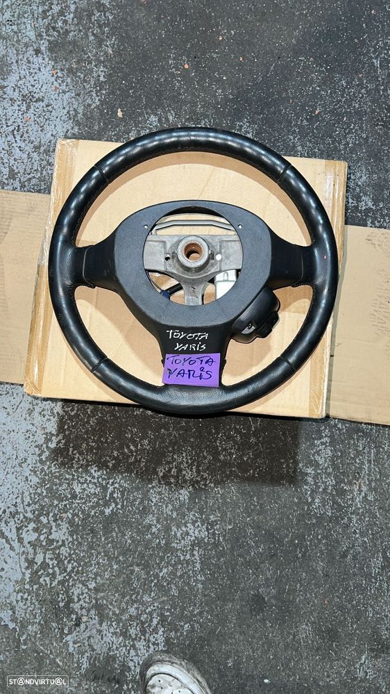 Volante Toyota Yaris - 2