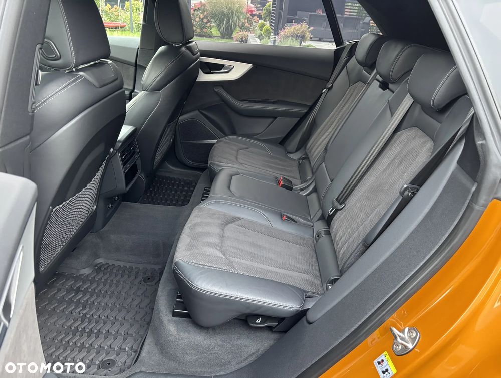 Audi Q8 - 11