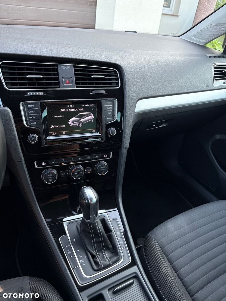 Volkswagen Golf - 6