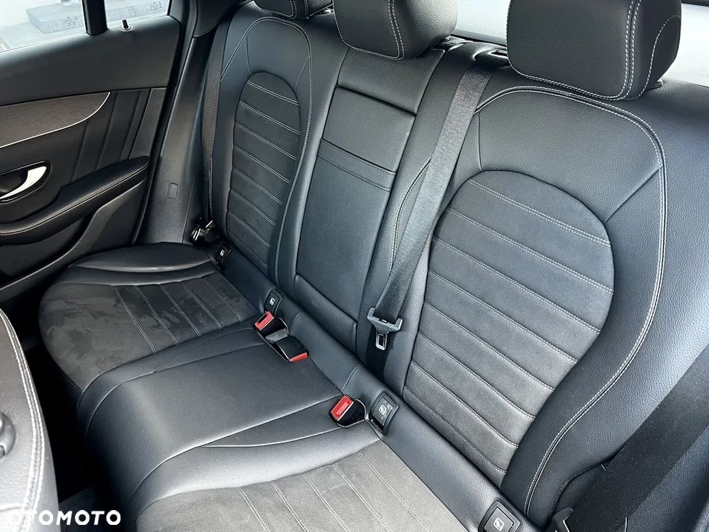 Mercedes-Benz GLC 300 de 4-Matic Business Edition - 30