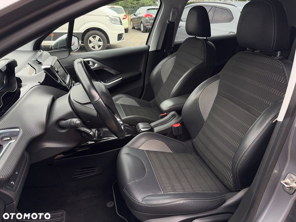 Peugeot 2008 PureTech 110 GPF Stop&Start EAT6 Allure - 11