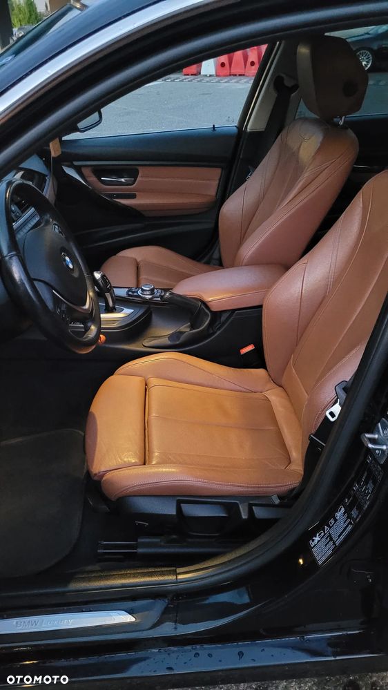 BMW Seria 3 320d xDrive Luxury Line - 11