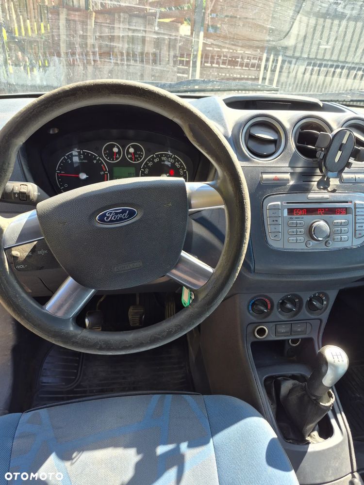 Ford Transit Connect - 9