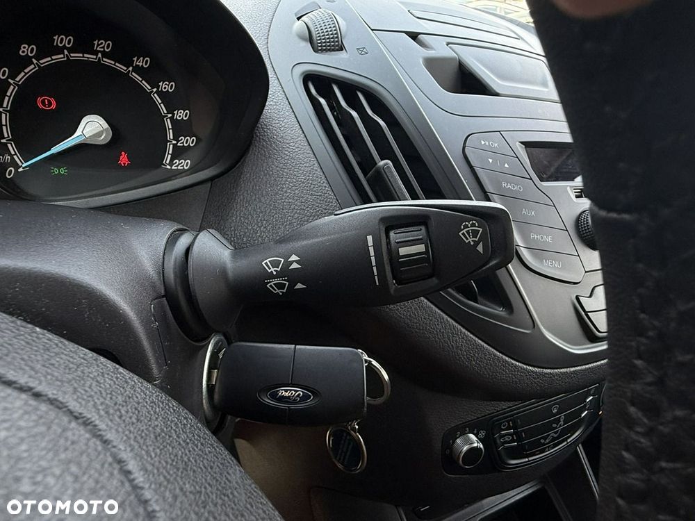 Ford Transit Courier - 20