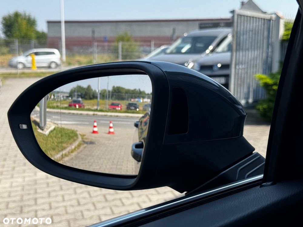 Volkswagen Golf 1.5 eTSI EVO Style DSG - 27