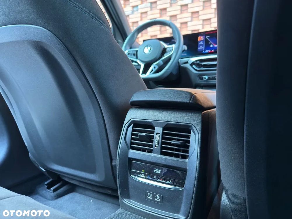 BMW Seria 3 318i M Sport - 21