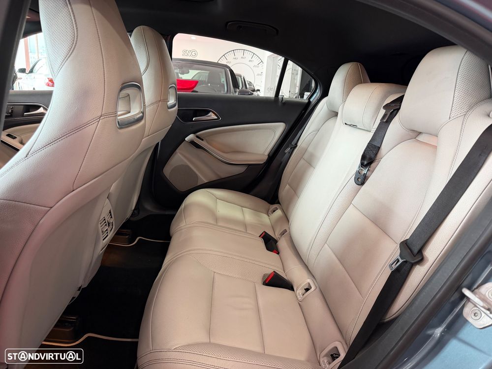 Mercedes-Benz A 180 CDI AMG Line - 21