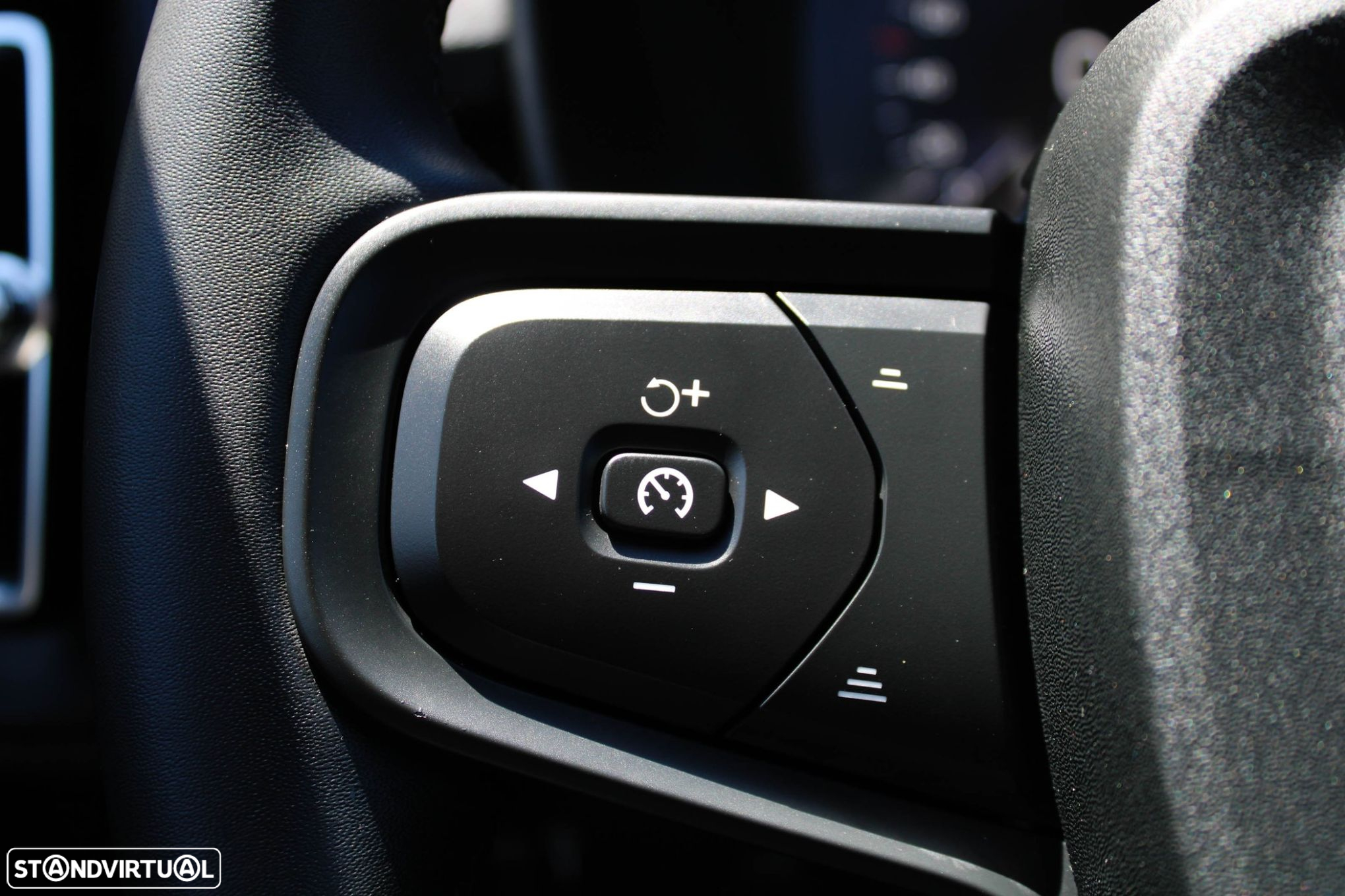 Volvo XC 40 1.5 T2 Momentum Core - 31