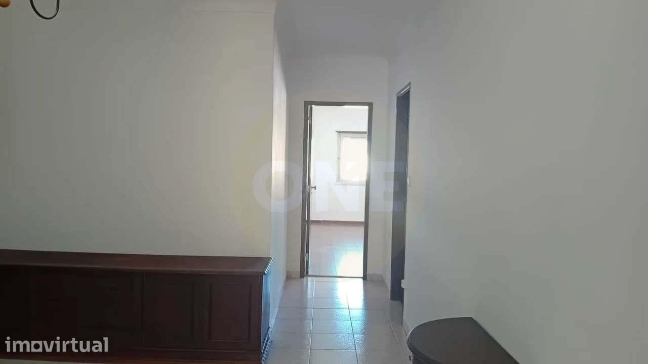 Apartamento T1+1 Remodelado e Pronto a Habitar - Grande imagem: 3/12