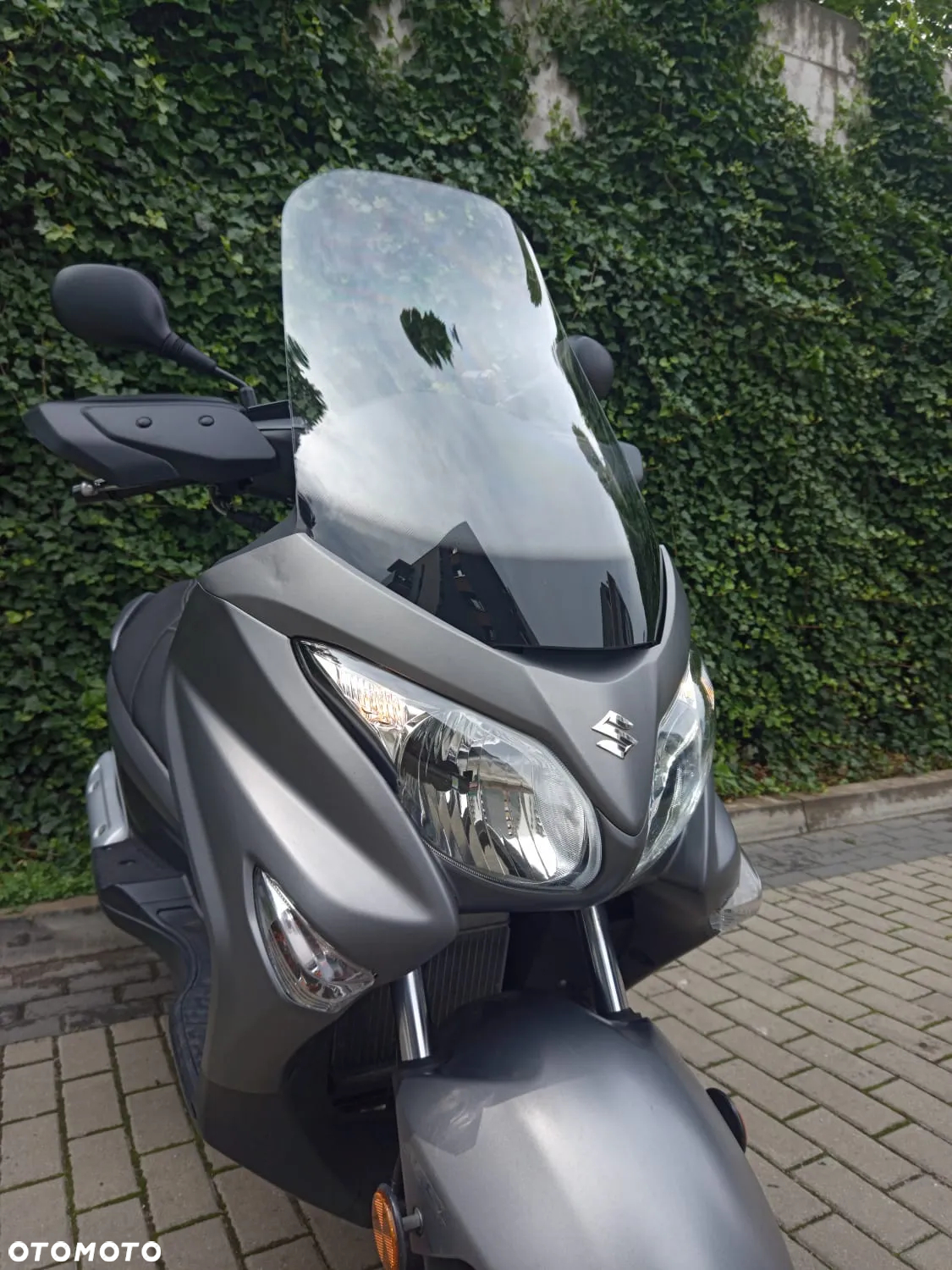 Suzuki Burgman - 4