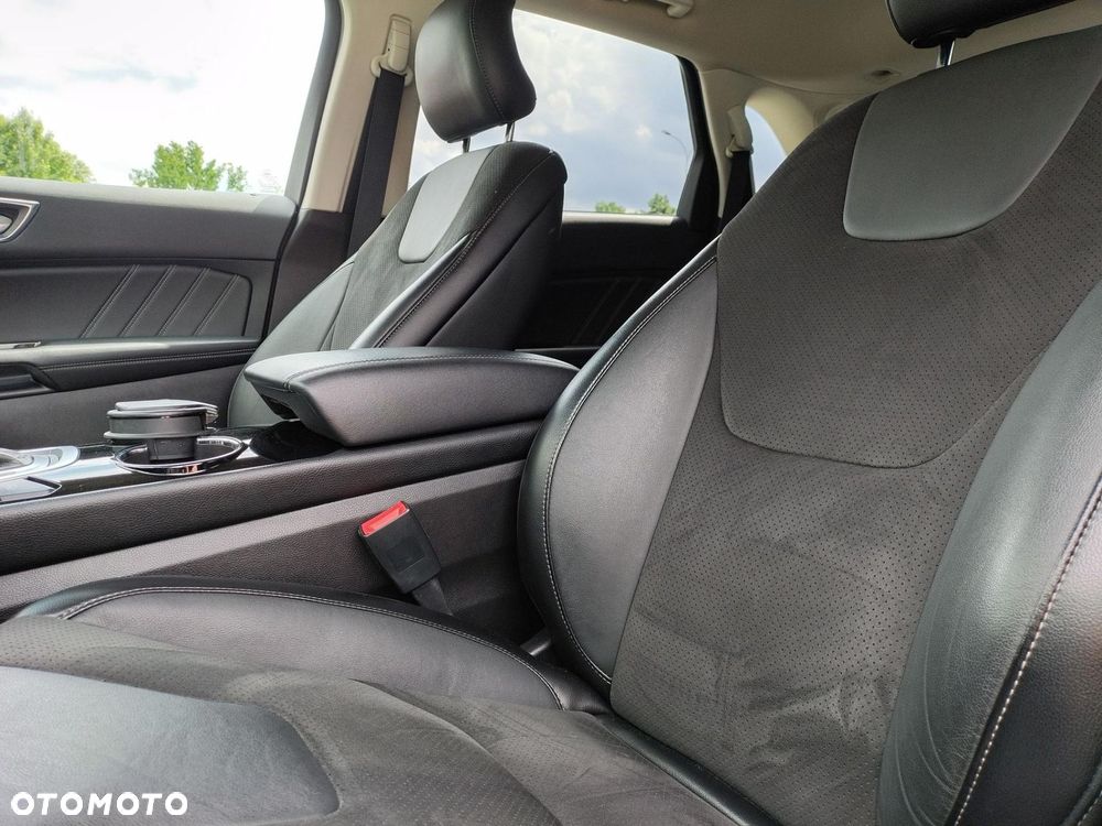 Ford Edge - 26