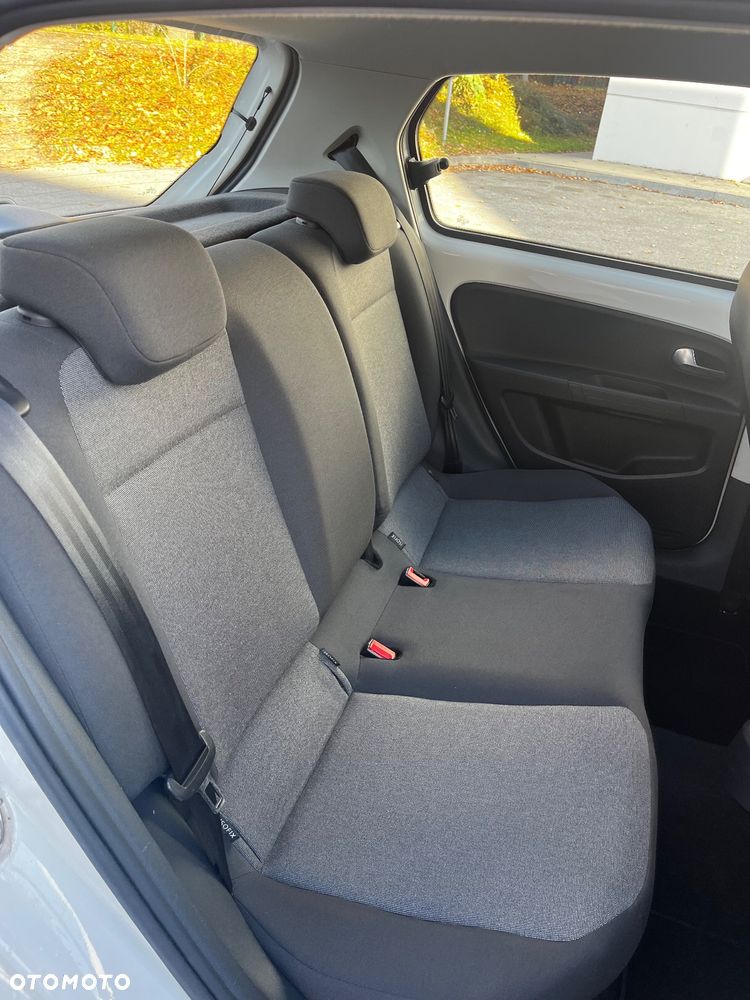 Volkswagen up! 1.0 White Style - 12