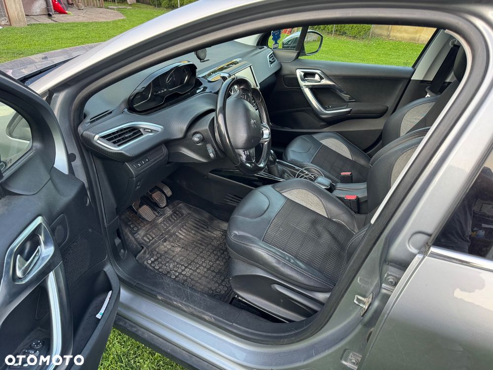 Peugeot 2008 1.6 BlueHDi Allure - 11