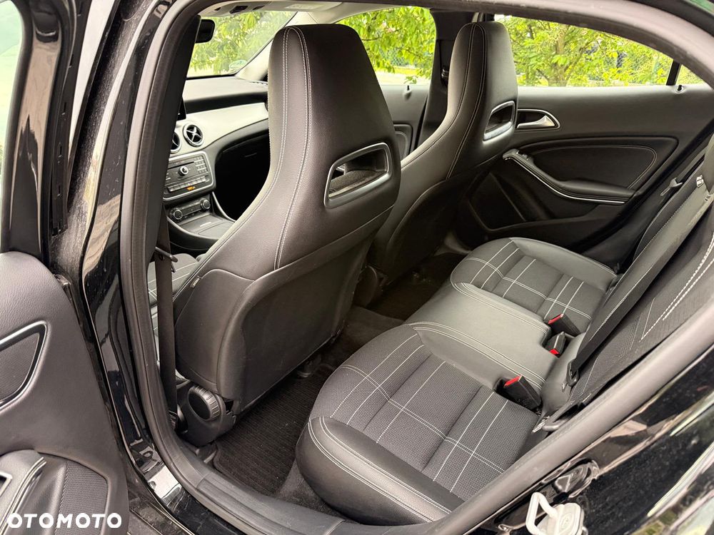 Mercedes-Benz GLA 200 7G-DCT Style - 11