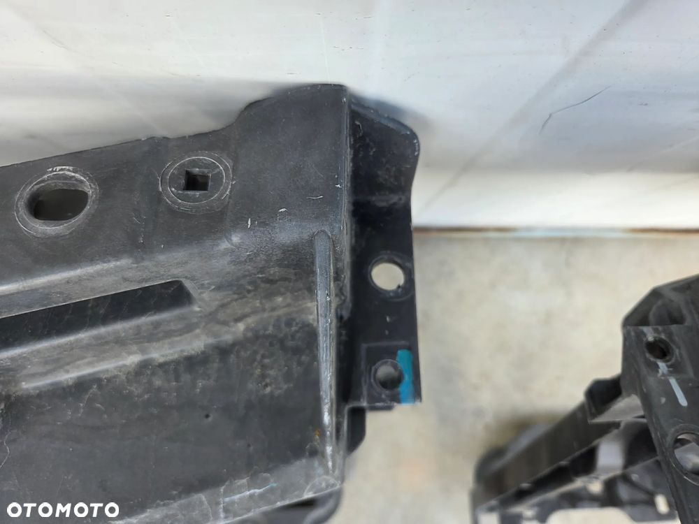Pas przedni Peugeot 208 2008 1.6 E HDI - 3