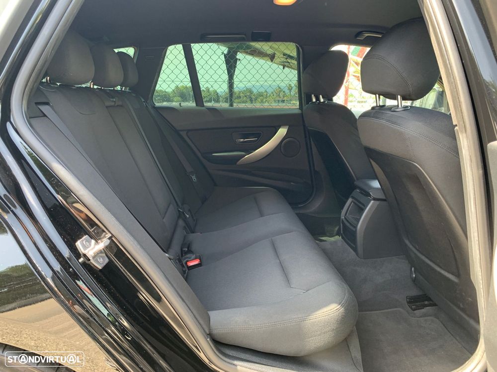 BMW 320 d Auto Pack M - 11