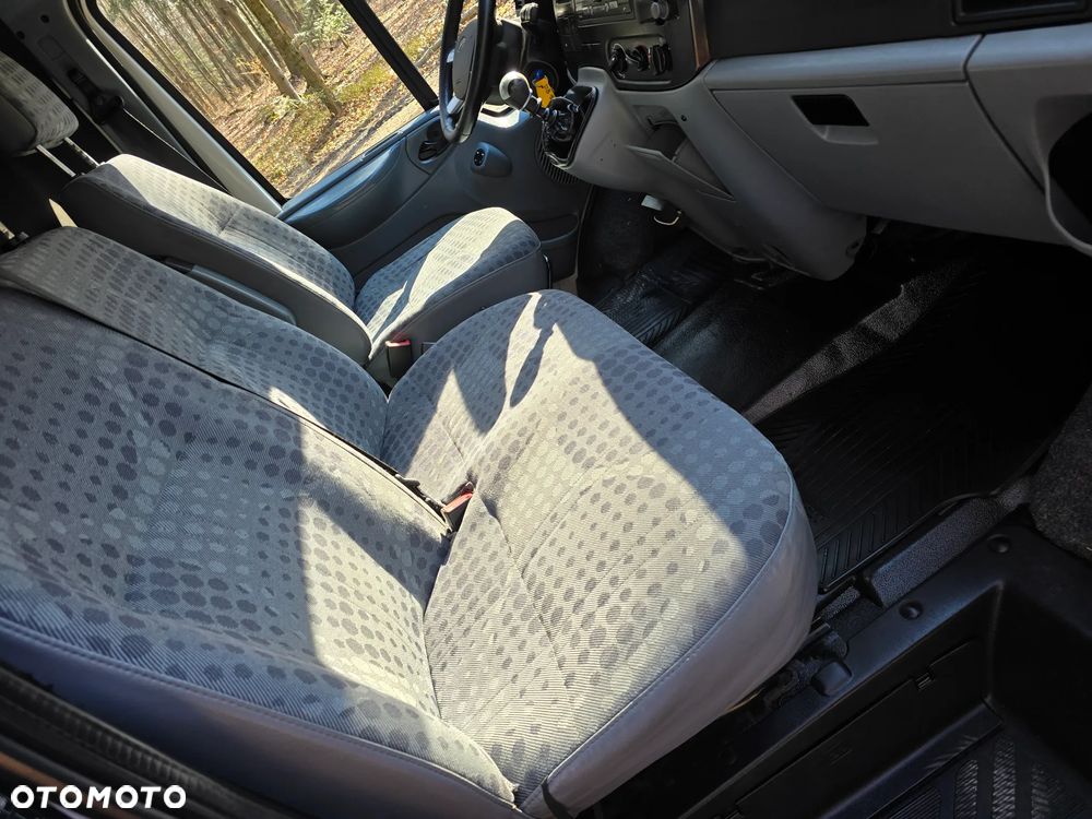 Ford Transit - 17