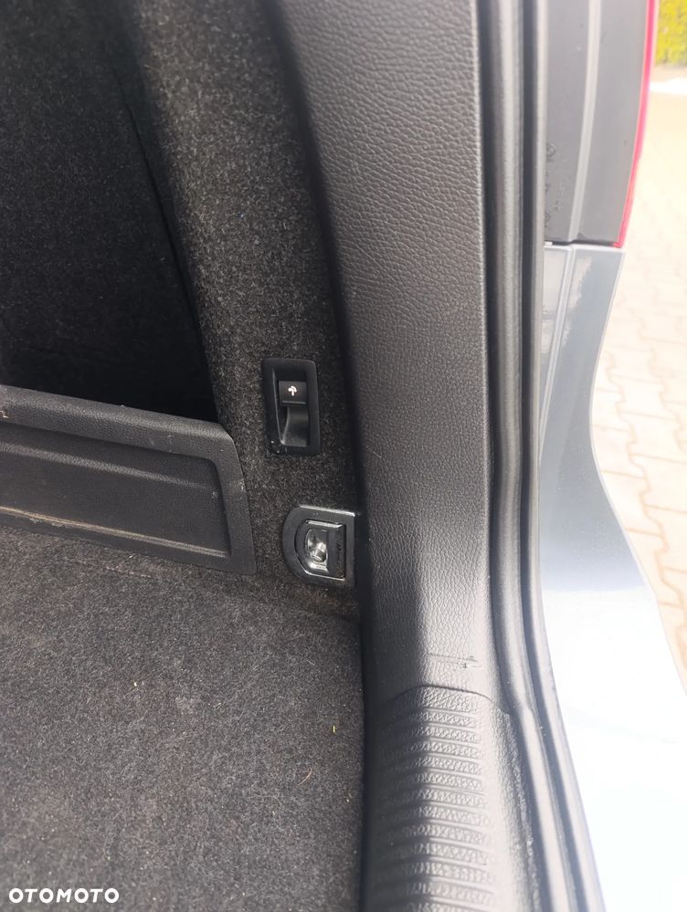 Volkswagen Passat 2.0 TDI Highline - 14