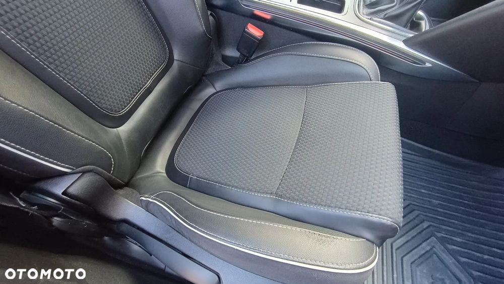 Renault Megane ENERGY dCi 130 Start & Stop Bose Edition - 14