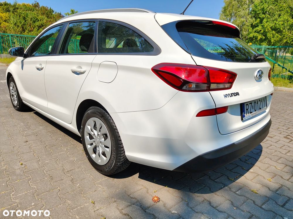 Hyundai i30 1.6 D Classic + - 5