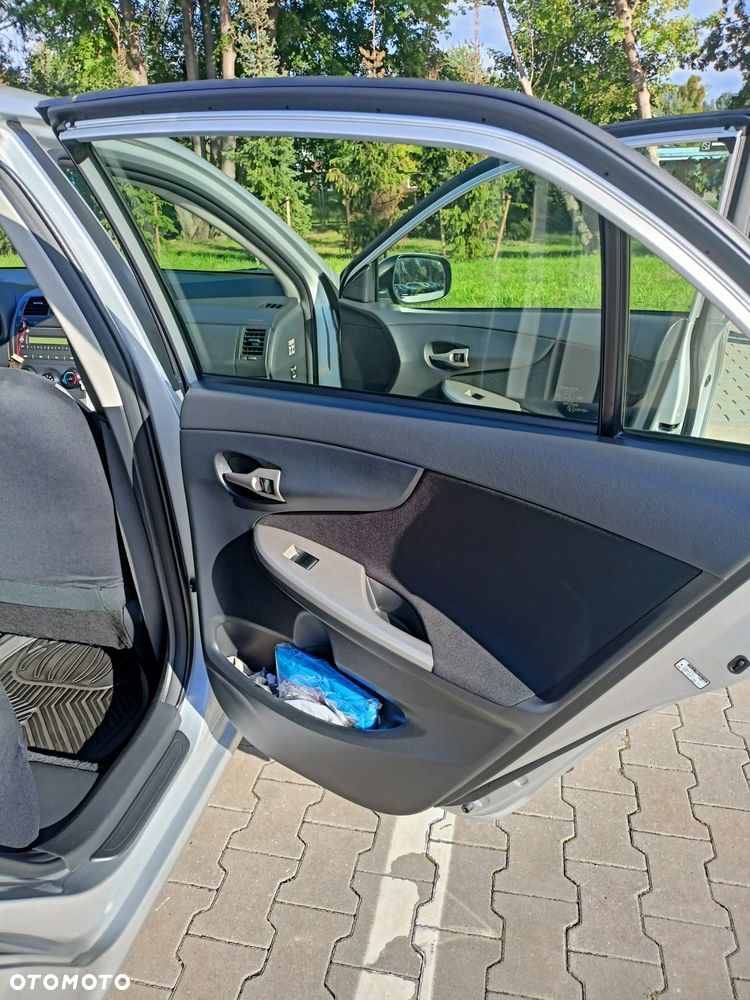 Toyota Corolla 2.0 D-4D Premium - 7