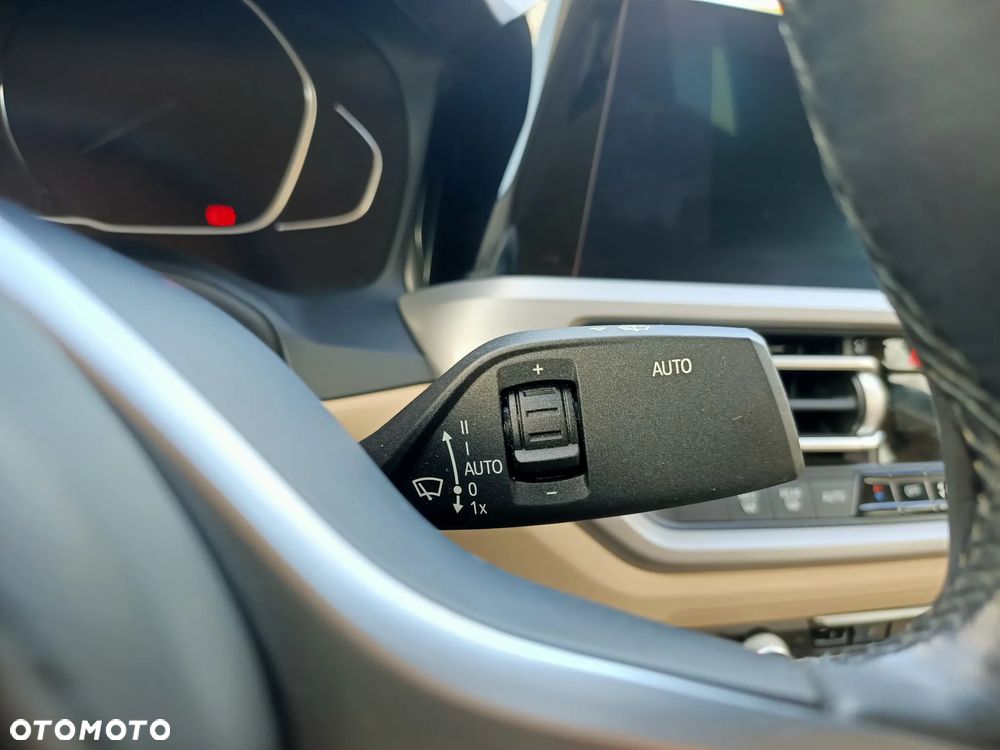 BMW Seria 3 318i Advantage - 19