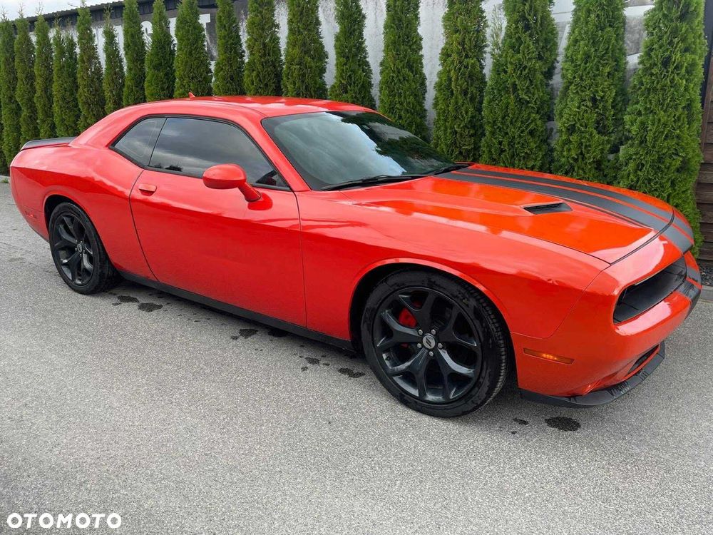 Dodge Challenger - 12