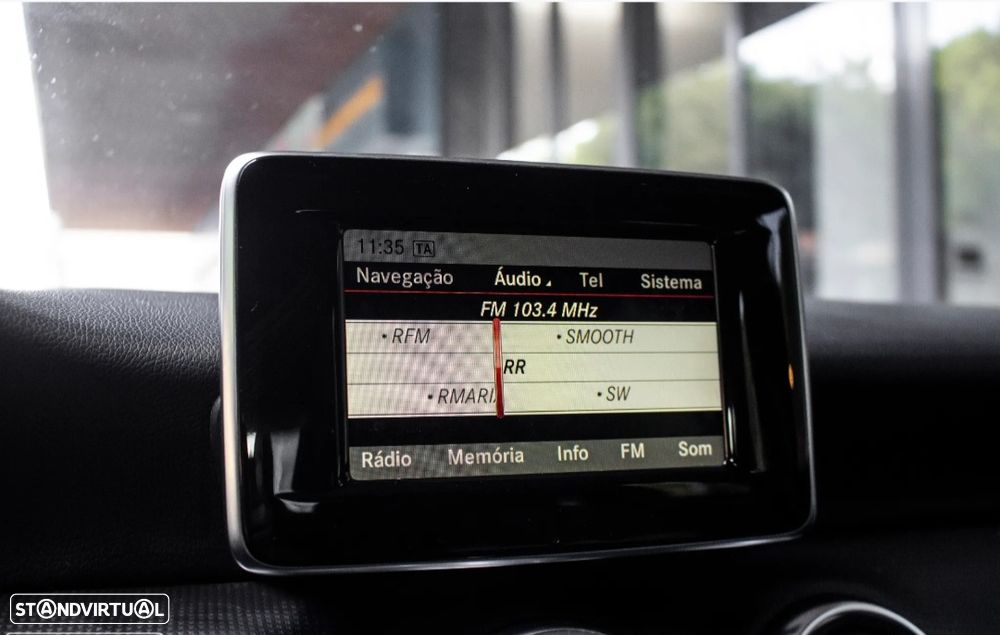 Mercedes-Benz A 180 d AMG Line - 32