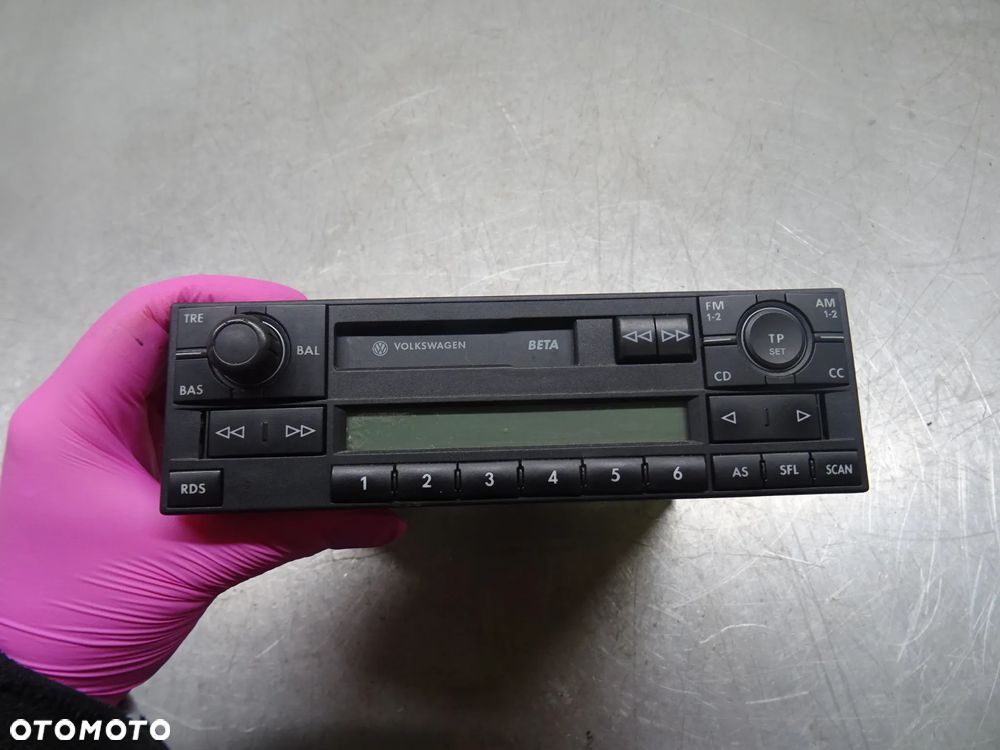 VW PASSAT B5 KOMBI 1.6B 96-00 RADIO RADIOODTWARZACZ - 1