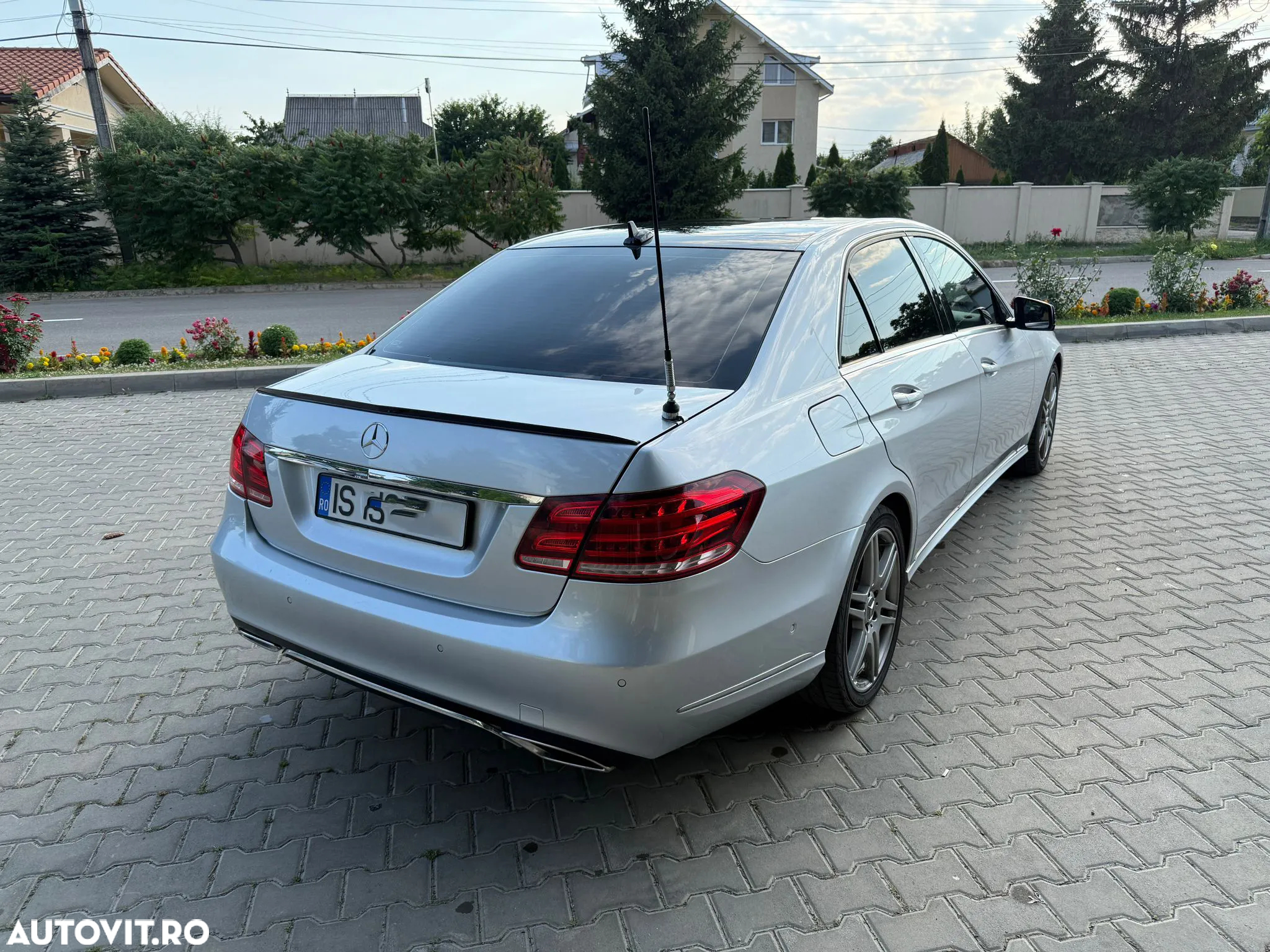 Mercedes-Benz E - 4