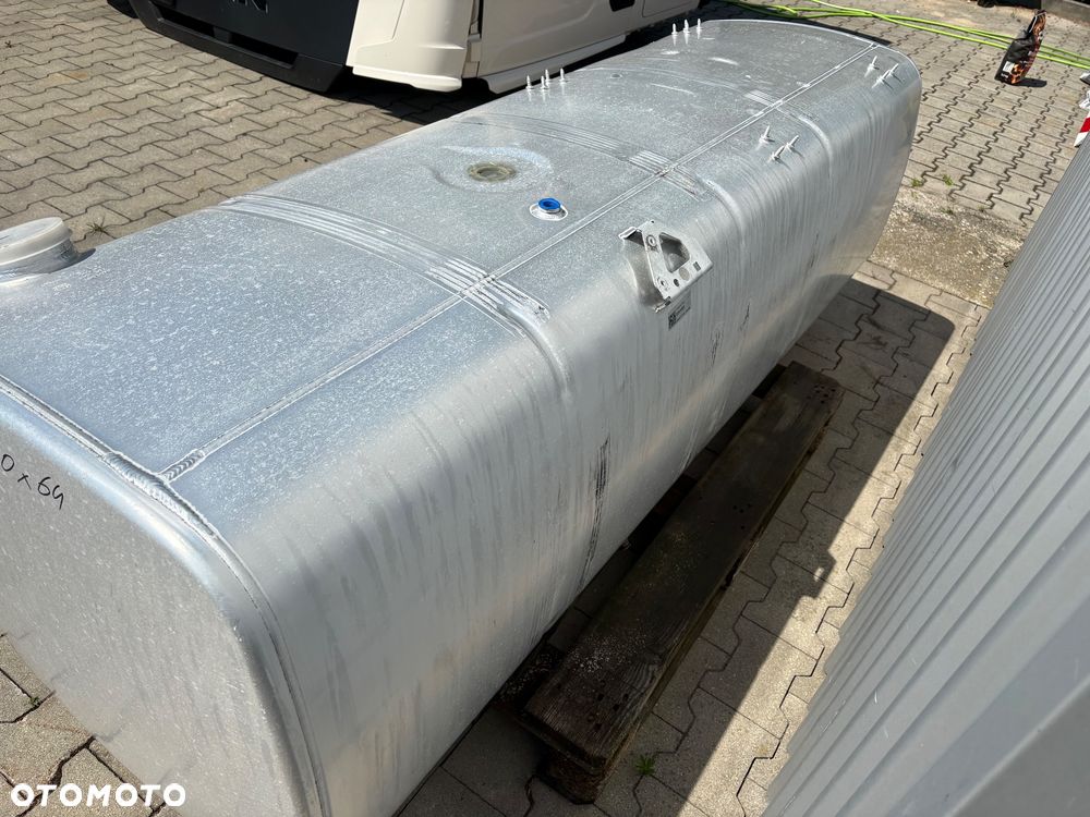 Zbiornik paliwa DAF XF XG 765 litrów bak 2241603 - 4
