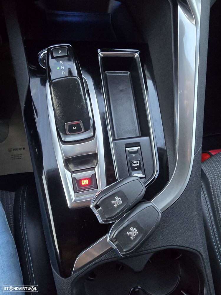 Peugeot 3008 BlueHDi 130 Stop & Start EAT8 Allure - 29