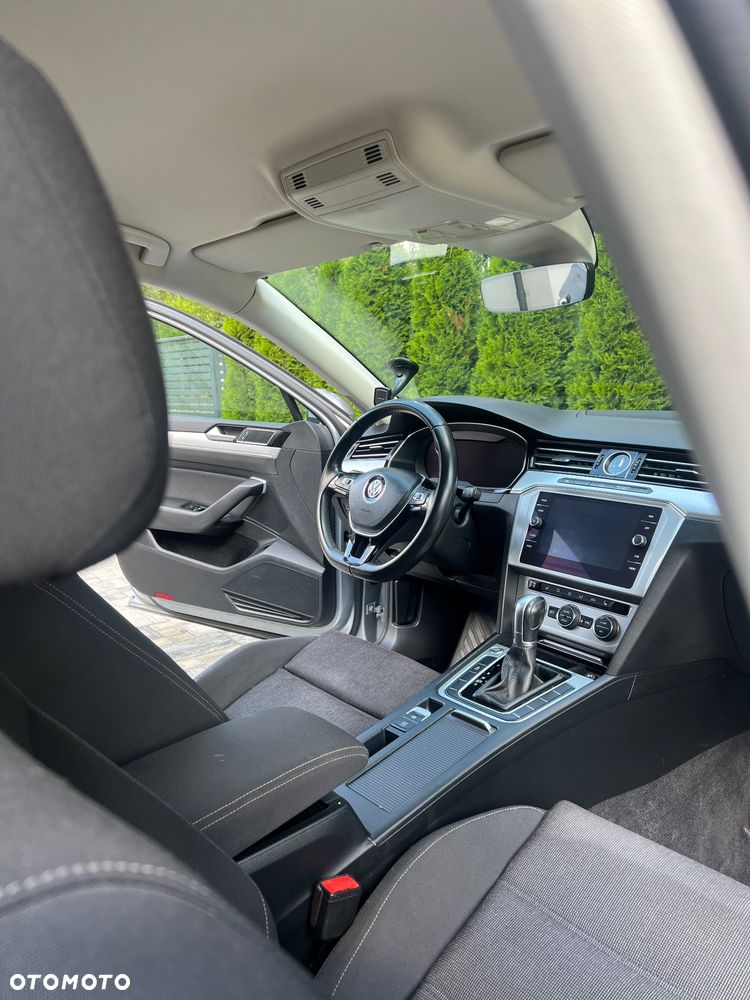 Volkswagen Passat - 14