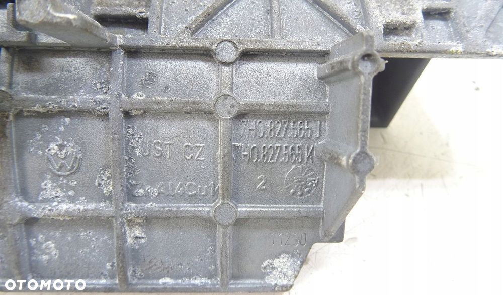 KLAMKA WKŁADKA DRZWI SKRZYDEŁKOWYCH TYŁ VW T5 07R - 4